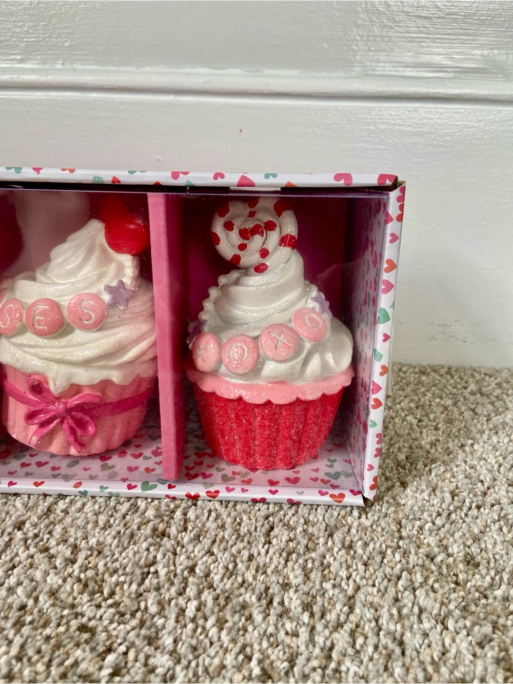 NWT Love & Cupcakes Valentines Faux Cupcakes Set of 3 - Picture 4 of 11